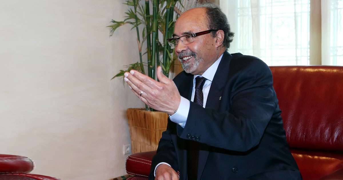 Message de condoléances de SM le Roi aux membres de la famille de feu Me Abdelaziz Benzakour