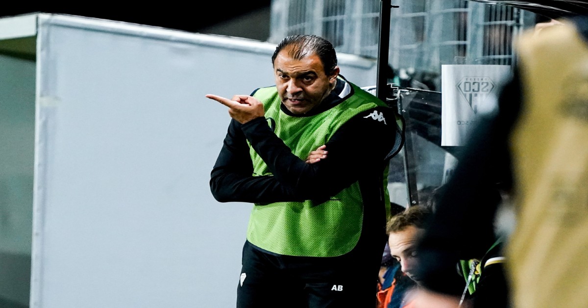 Abdelaziz Bouhazama, le nouveau coach adjoint de Walid Regragui.