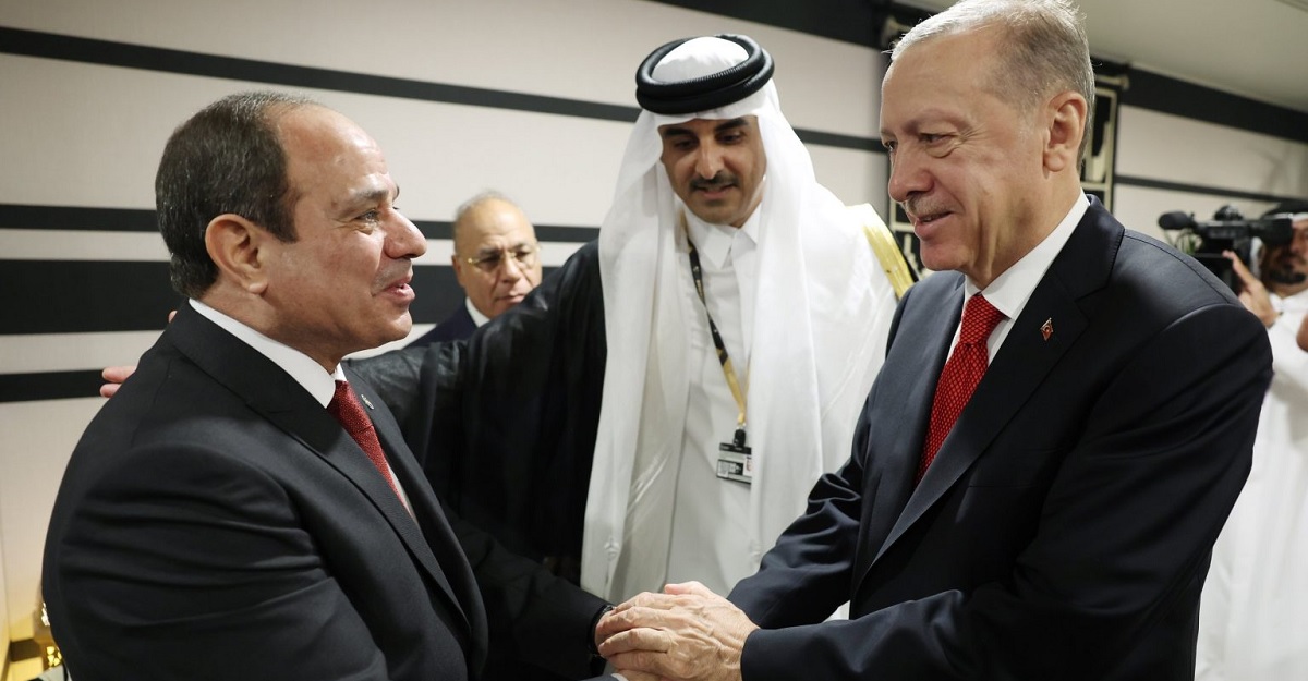 Sissi accueille Erdogan pour sa première visite en Egypte en plus de 10 ans