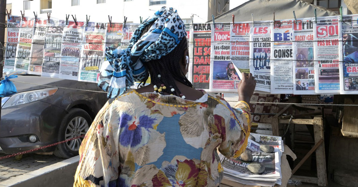 Les Sénégalais saluent l'invalidation du report de la présidentielle, le pays entre dans l'incertitude