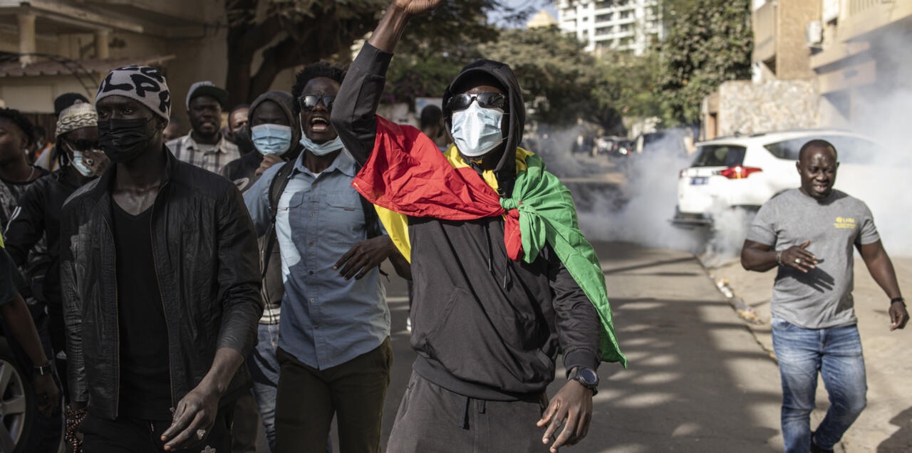 senegal report elections sombrer pays chaos
