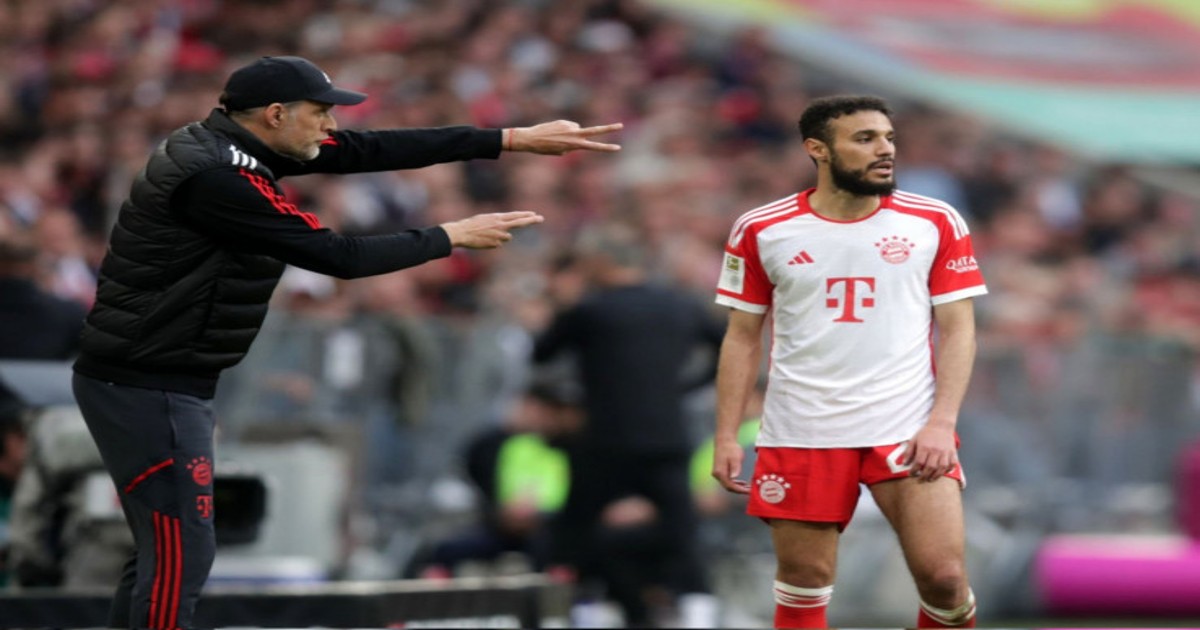 Thomas Tuchel et son joueur marocain Noussair Mazraoui.