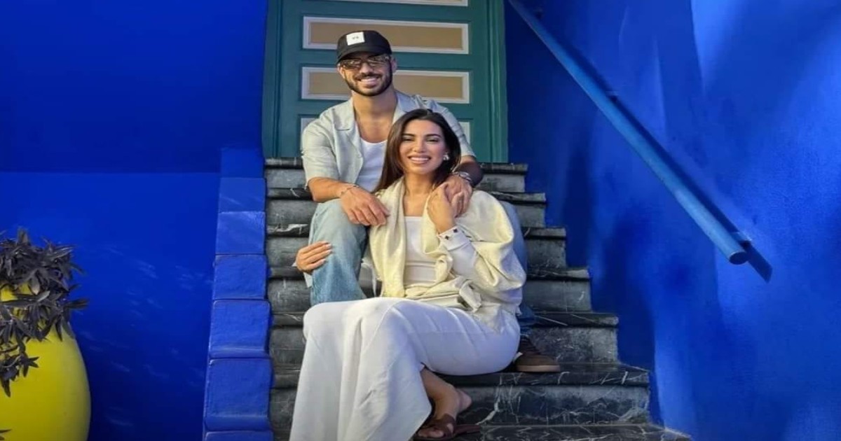 Marco Asensio et son épouse au Jardin Majorelle de Marrakech.