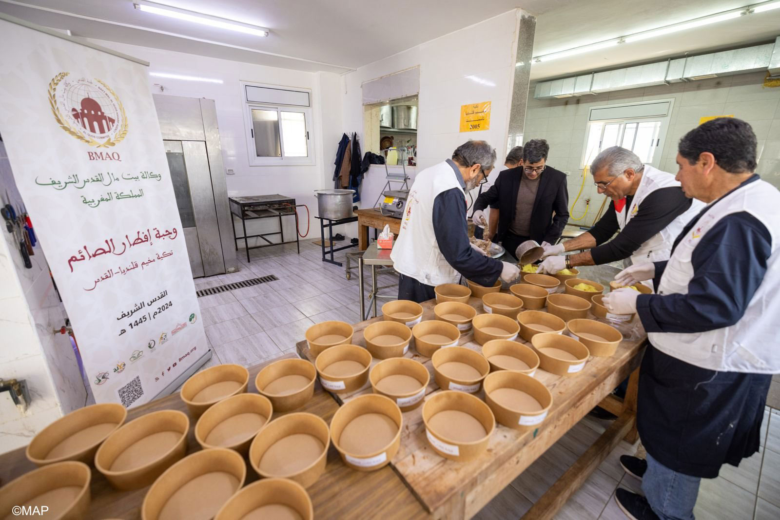 al qods agence bait mal al qods poursuit la distribution des repas 3