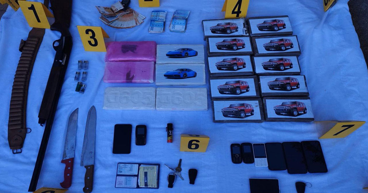 Nador: arretstations de deux trafiquants qui rôdaient avec 16,65 kg de cocaïne et une arme à feu