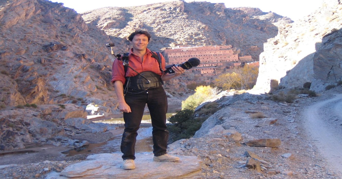 Antoine de Maximy lors de son voyage au Maroc.