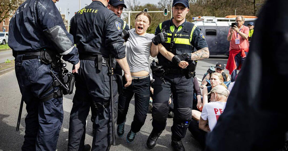 Greta Thunberg interpellée lors d'une manifestation à La Haye