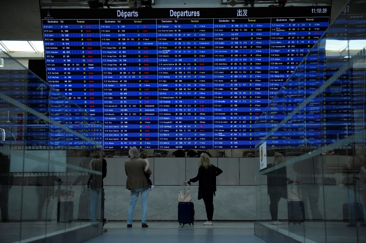 Le panneau d’information des départs d'un des aéroports de France.