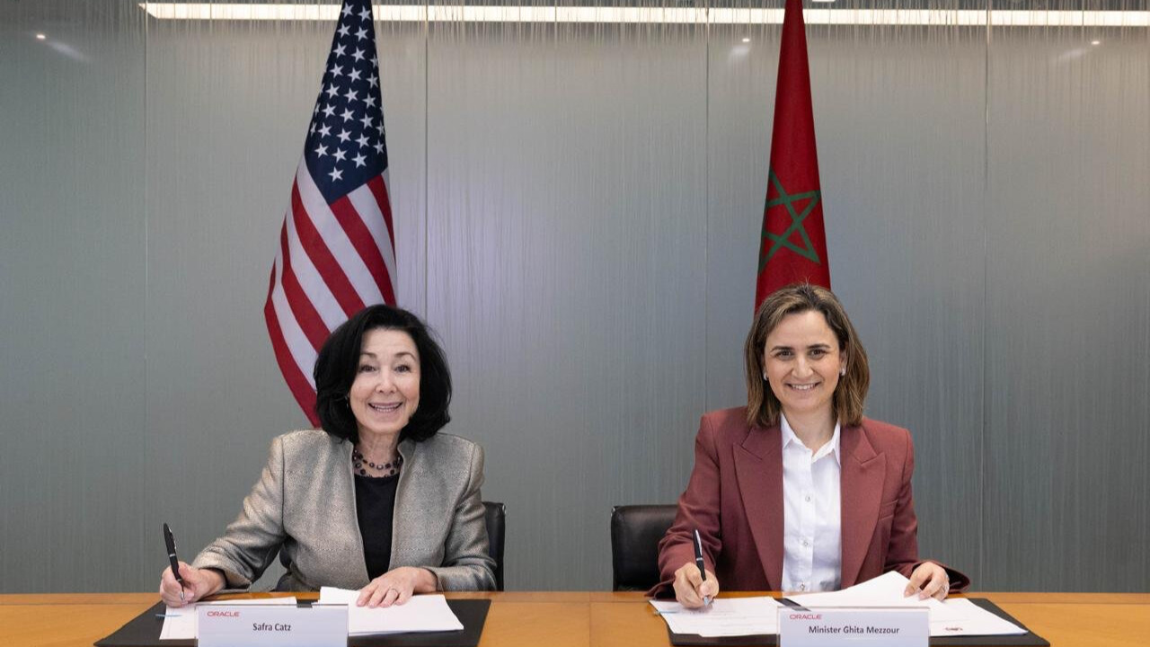 Ghita Mezzour en compagnie la PDG d’Oracle, Safra Catz.