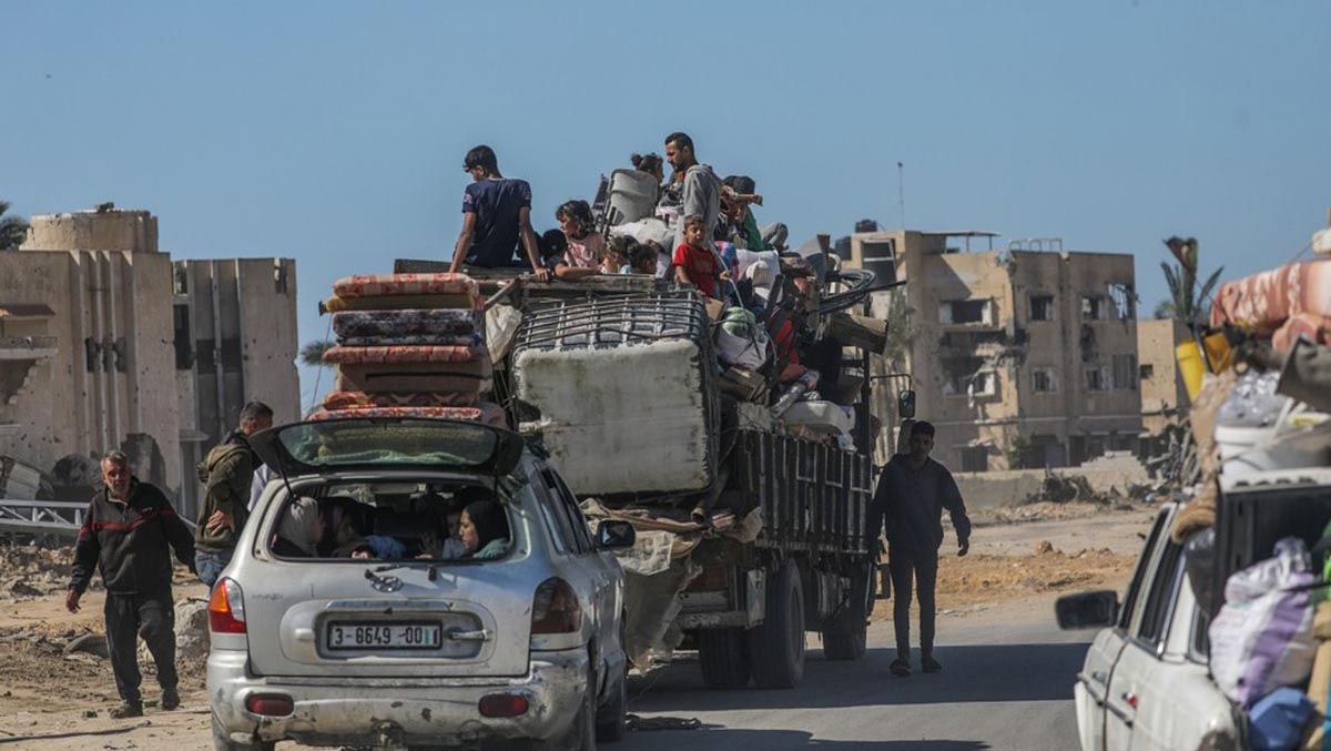 internally displaced palestinians keep moving after israeli evacuations orders in rafah