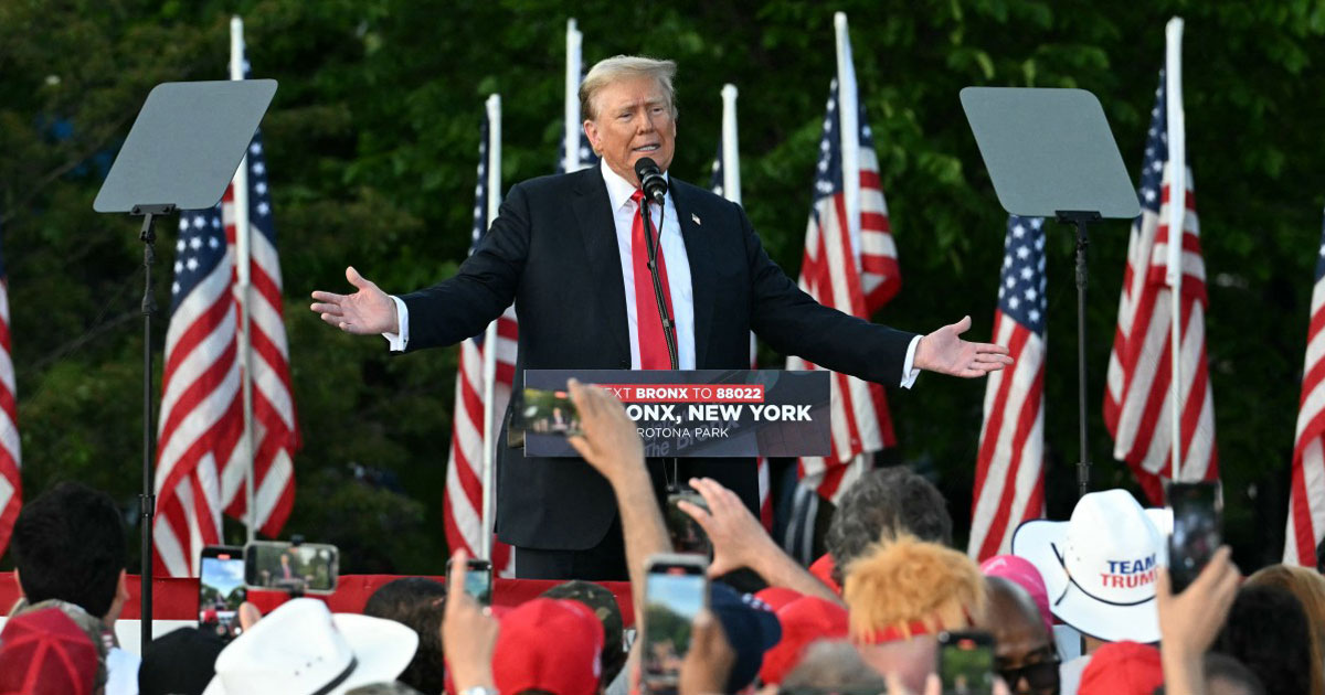 Trump en meeting dans le Bronx, à la chasse aux voix des hispaniques et des Afro-Américains 
