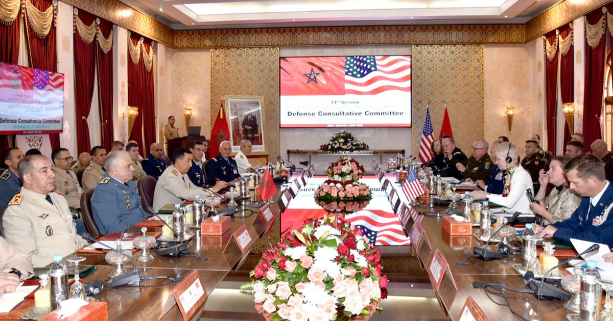 Le Général de Corps d’Armée, Inspecteur général des FAR et Commandant la Zone Sud reçoit la Secrétaire US Adjointe à la Défense pour les Affaires sécuritaires internationales
