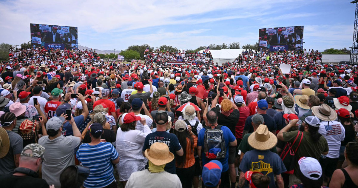 A Las Vegas, des milliers de trumpistes viennent acclamer leur "délinquant"