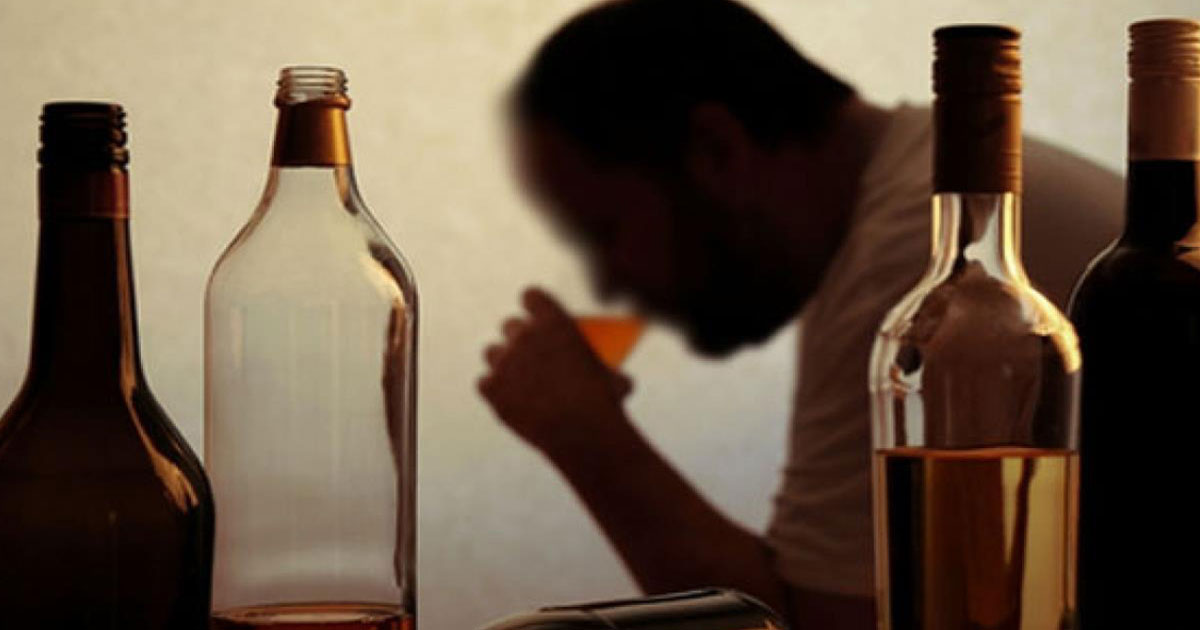 Alcool frelaté: le bilan s'allourdit à 10 morts, 61 personnes sous surveillance médicale