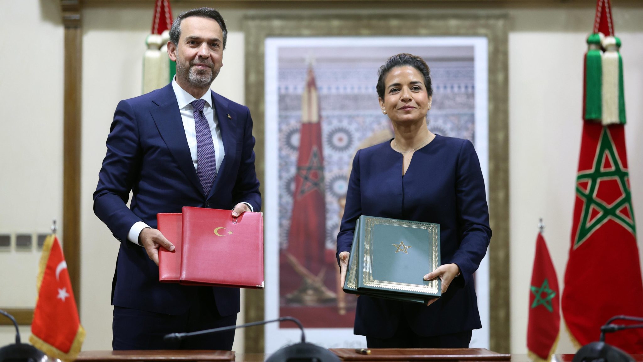 alparslan bayraktar leila benali