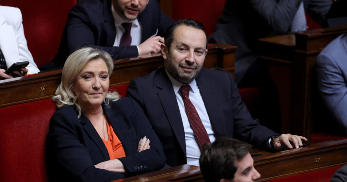 le rn veut interdire des emplois sensibles aux binationaux