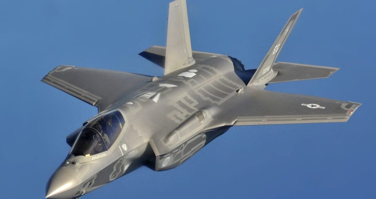 aerial refueling of f 35 lightning ii joint strike fighters at eglin afb, fla.