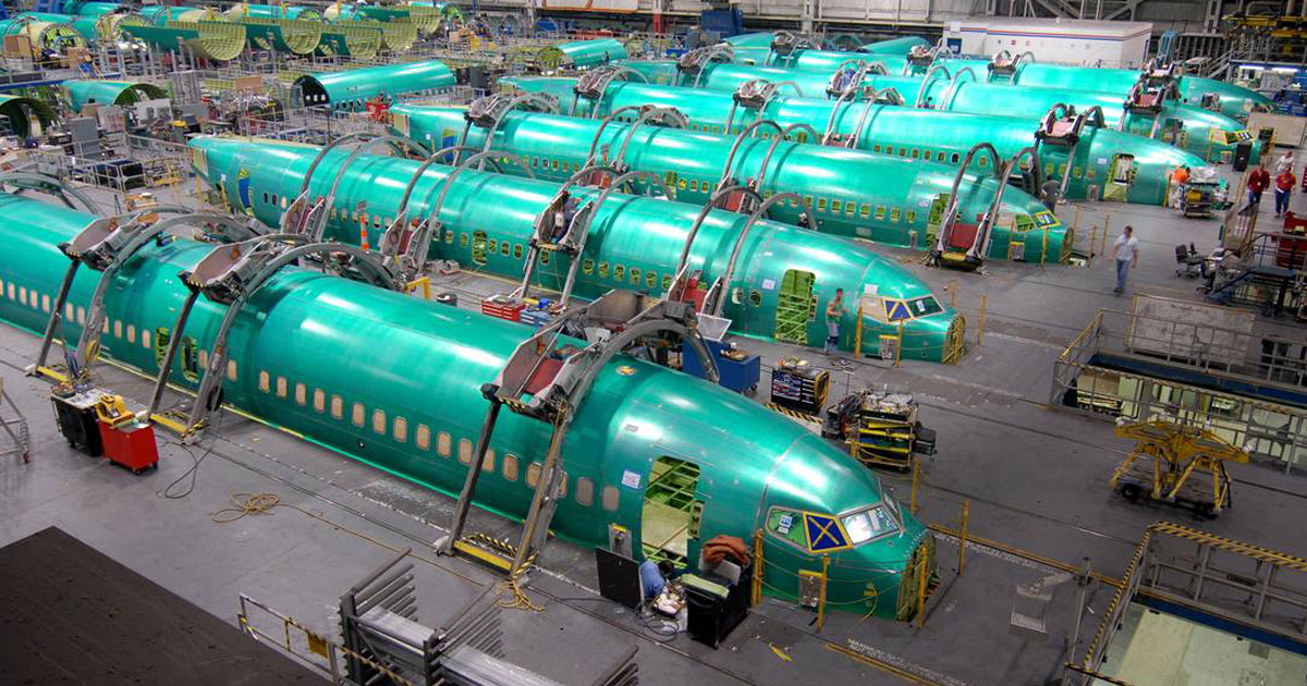 Boeing rachète son fournisseur Spirit AeroSystems, une partie reprise par Airbus 