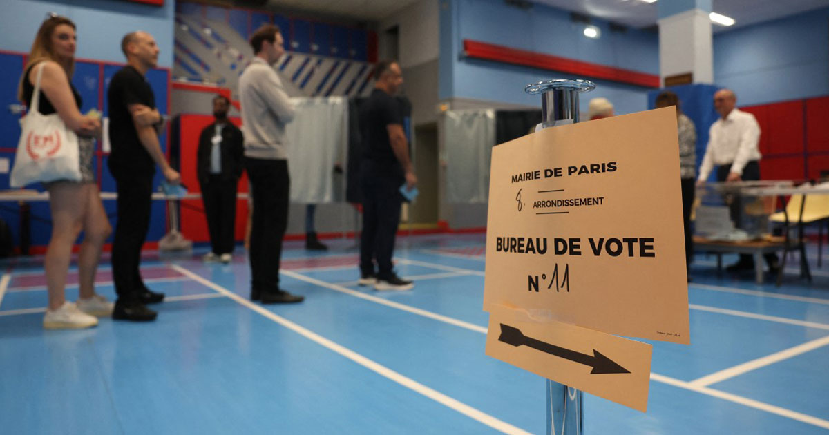 Second tour des législatives: les Français votent pour un scrutin historique 
