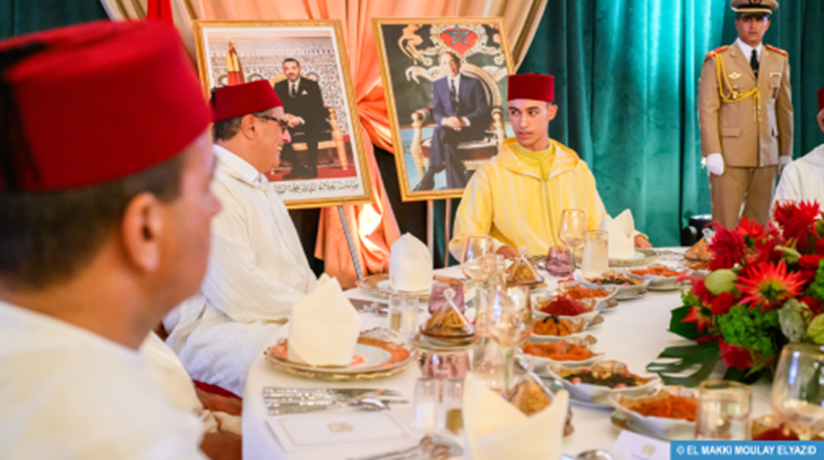 Moulay EL Hassan préside un d^ner offert par SM le Roi