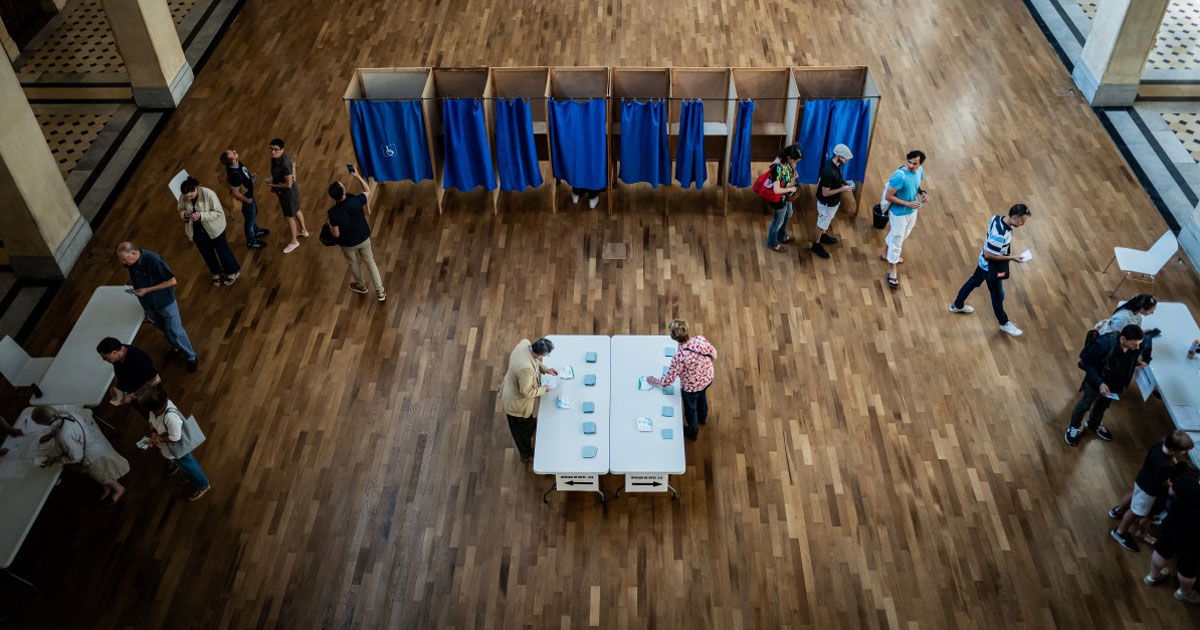 Second tour des législatives: taux de participation à midi, au plus haut depuis 1981