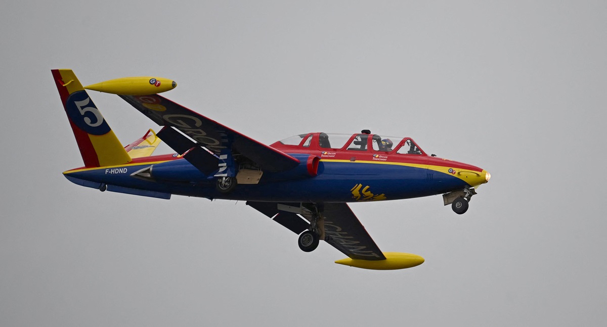 france politics transport aviation airshow