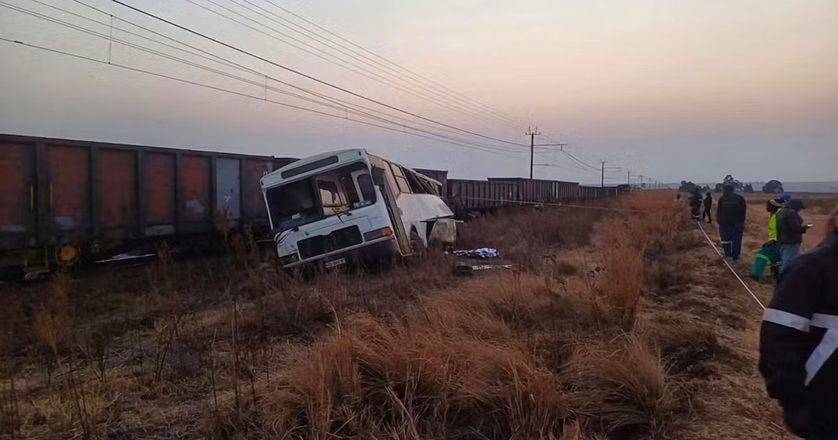 Afrique du Sud: six enfants tués dans l'accident entre un train et un bus, selon un nouveau bilan