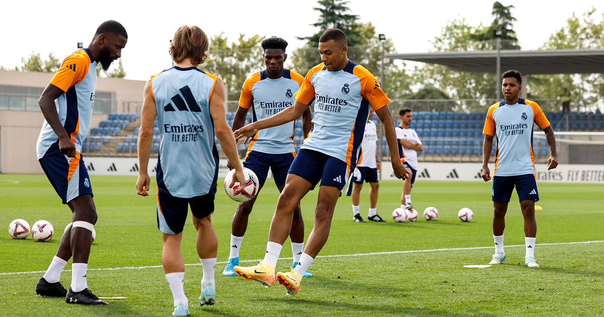 Espagne: Mbappé "n'a pas de problème d'adaptation" au Real Madrid, insiste Ancelotti