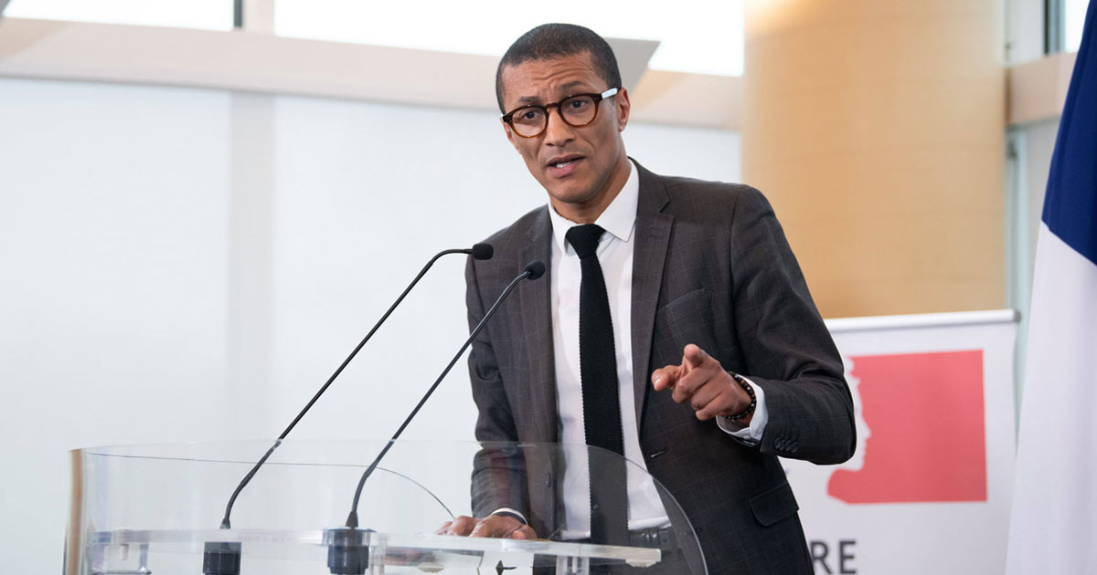 Karim Bouamrane (PS) plaide pour "un compromis global" autour de Lucie Castets à Matignon