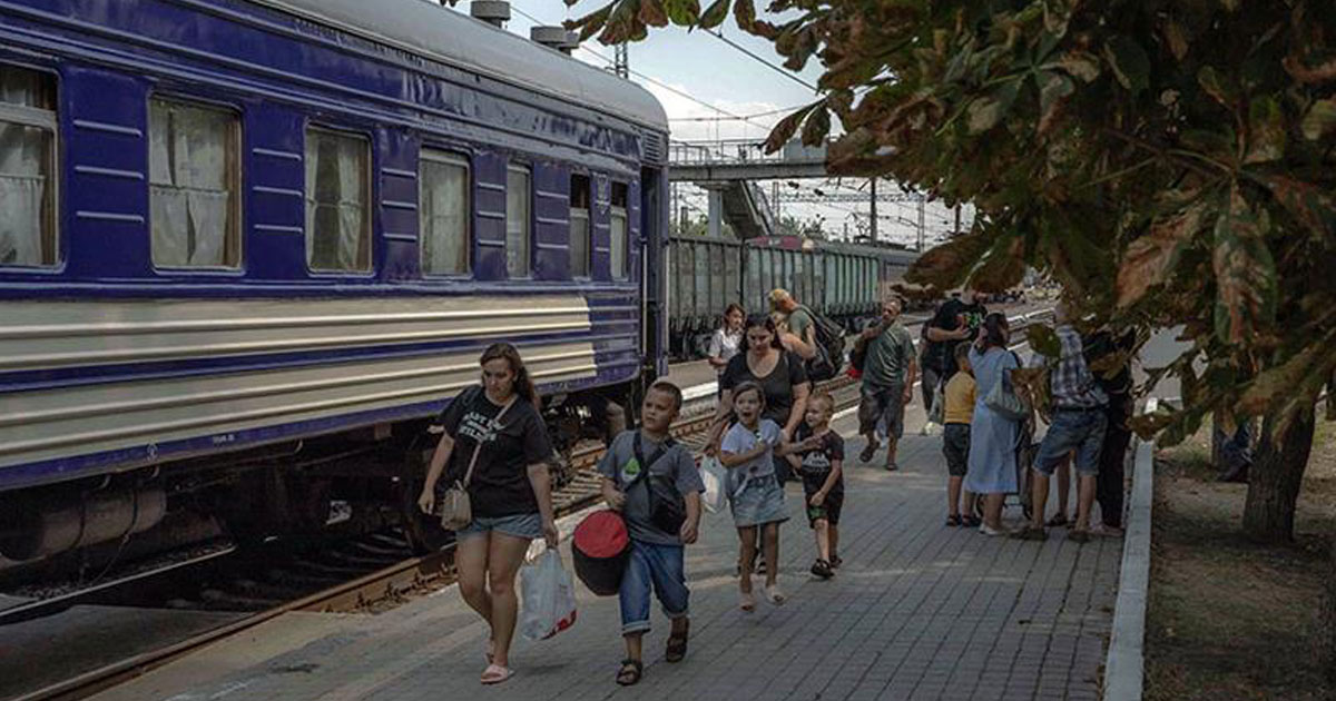 Les civils fuient l'avancée russe près de Pokrovsk, dans l'Est de l'Ukraine 