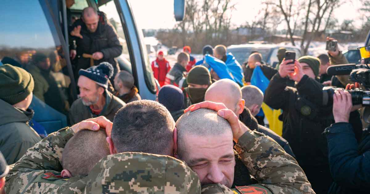 Médiation des Émirats : Un septième échange de prisonniers entre la Russie et l’Ukraine aboutit à la libération de 230 détenus
