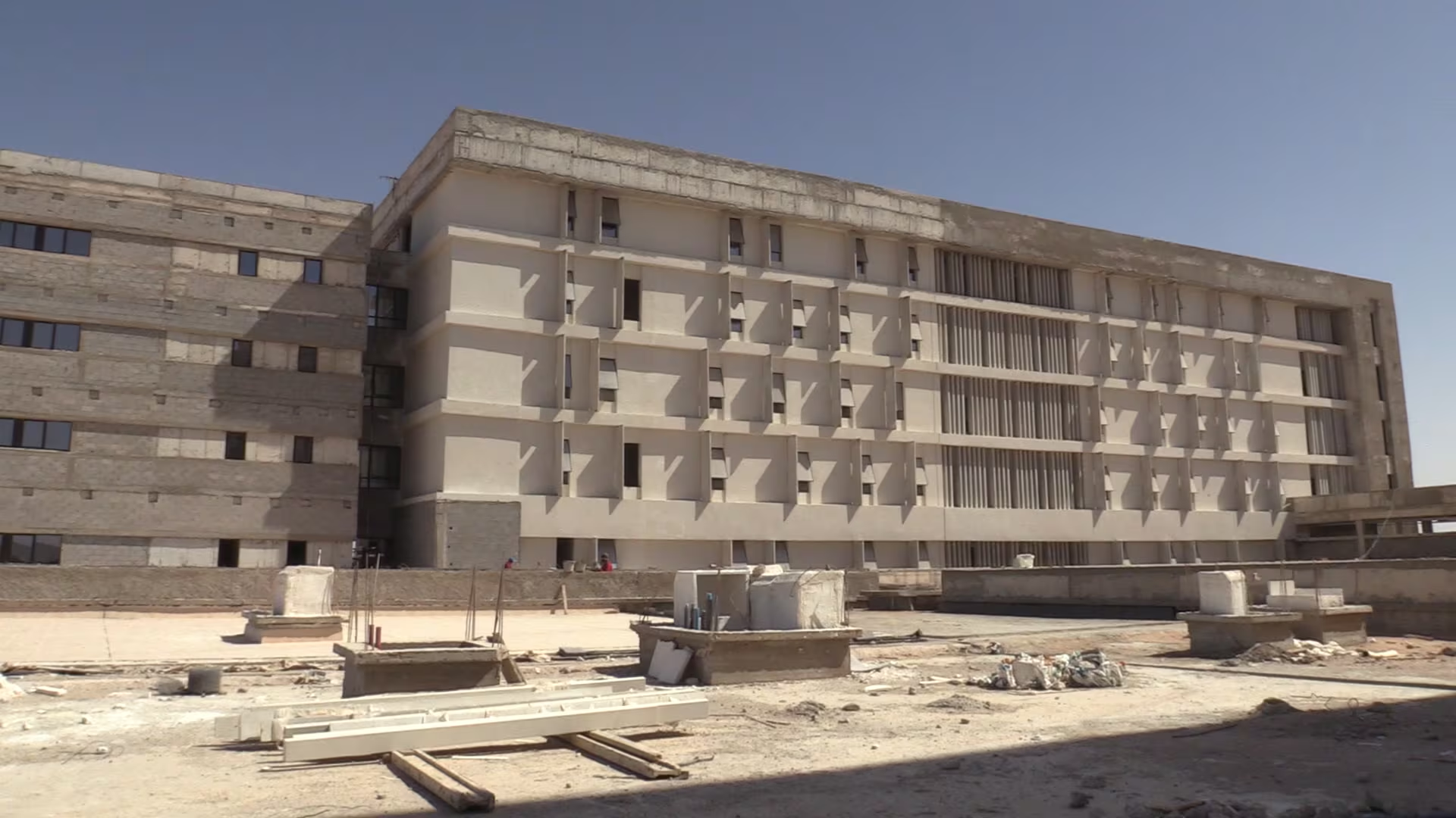 Khalid Ait Taleb confirme que les travaux de construction du Centre Hospitalier Universitaire (CHU) de Laâyoune seront achevés fin 2025.