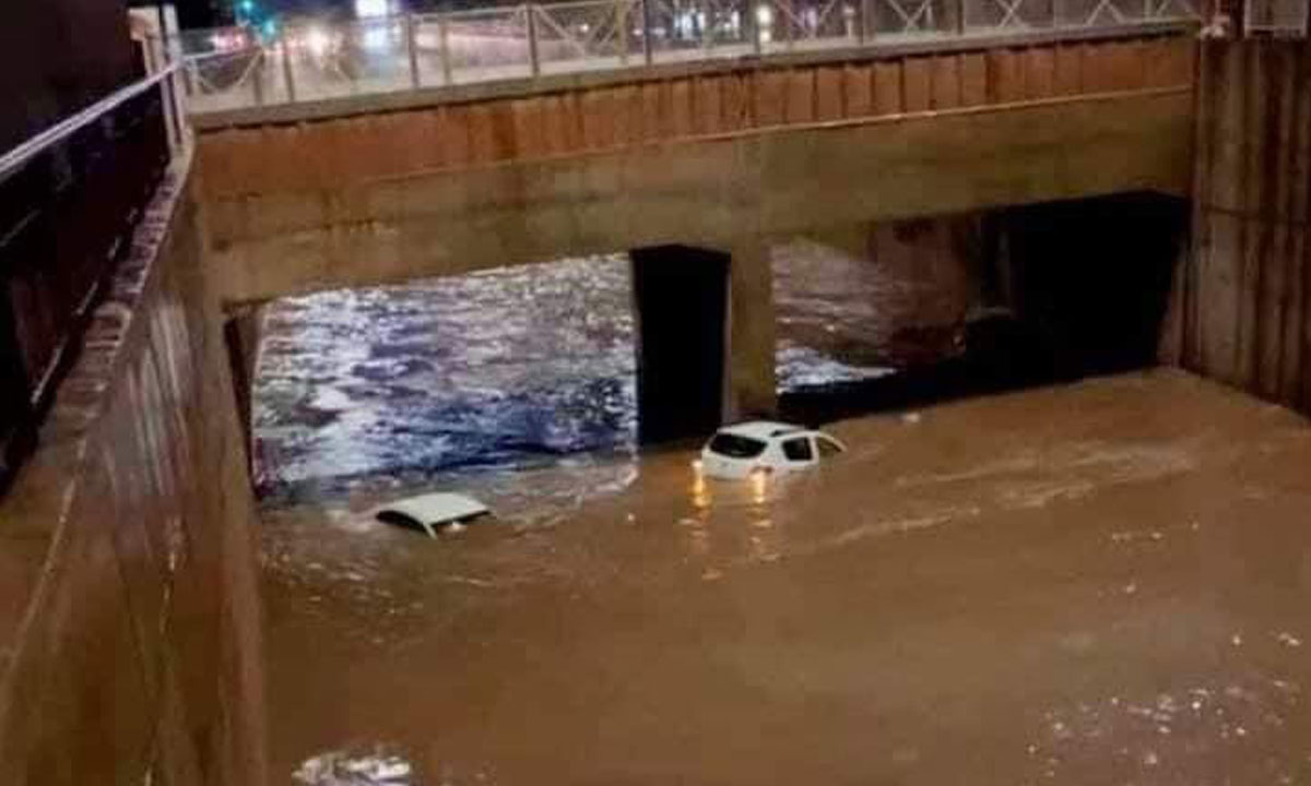 Inondations à Marrakech : deux voitures piégées dans un tunnel après des pluies torrentielles