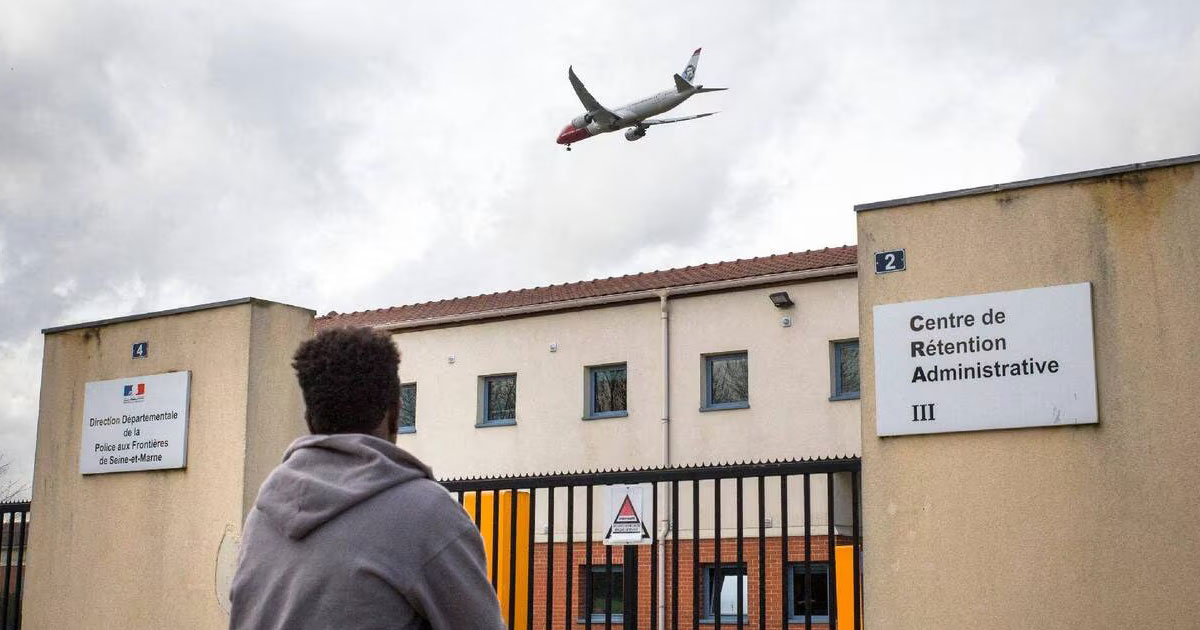 France/migrants: le gouvernement souhaite allonger la durée maximale de la rétention