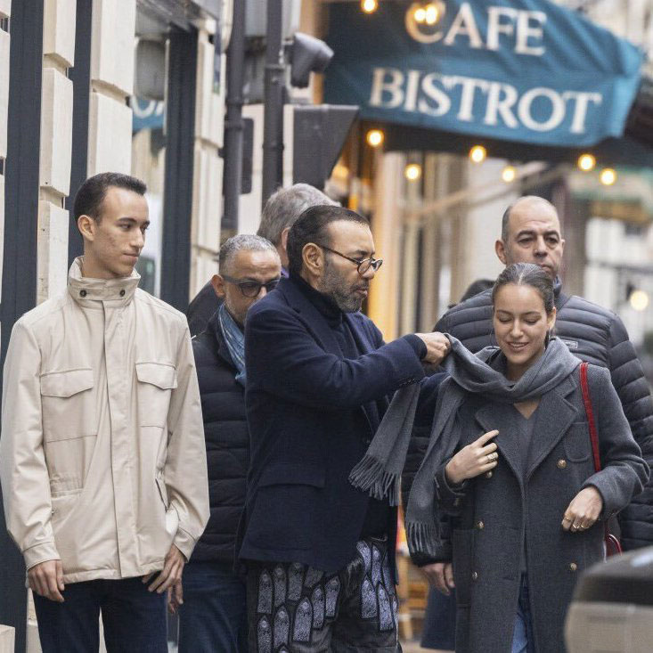 en images. le roi mohammed vi en promenade familiale à paris 3