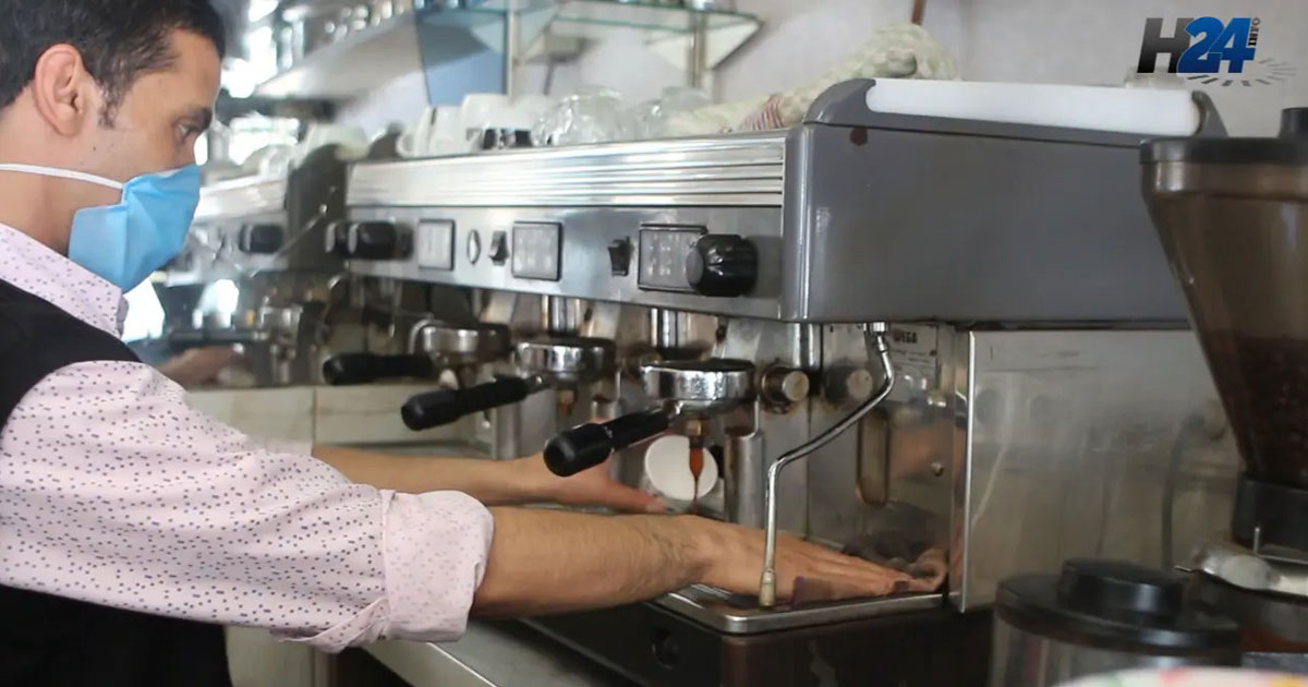 Pénalités de la CNSS: les patrons de cafés manifestent devant le siège de la caisse