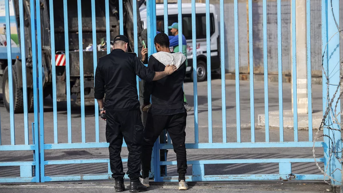 Expulsion d'un clandestin marocain