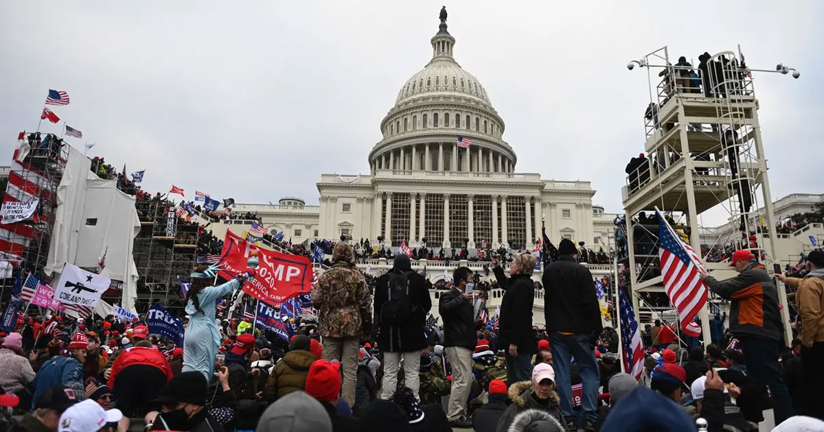 Etats-Unis: un assaillant du Capitole gracié par Trump abattu par un policier