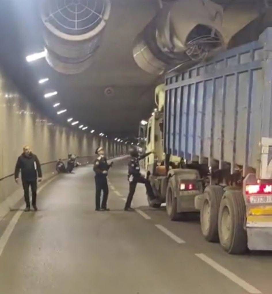 tunnel 03