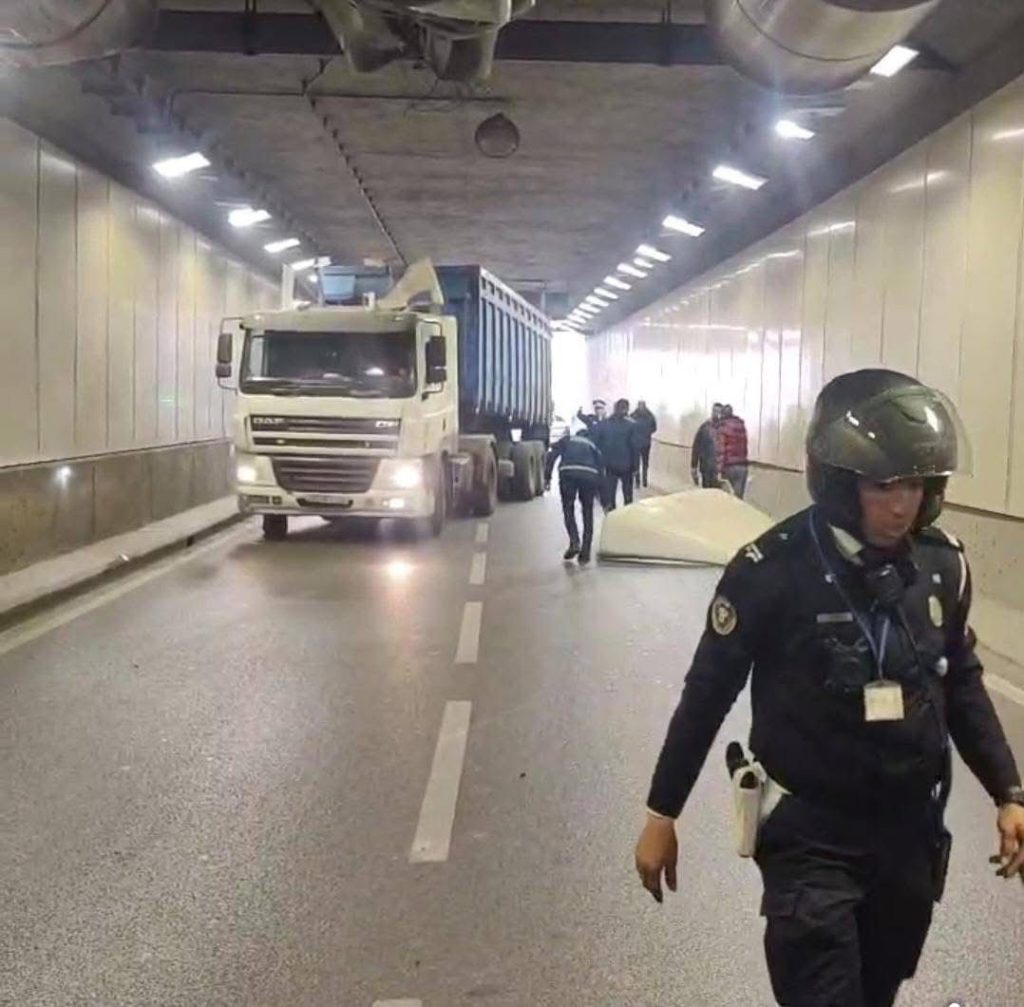 tunnel 05