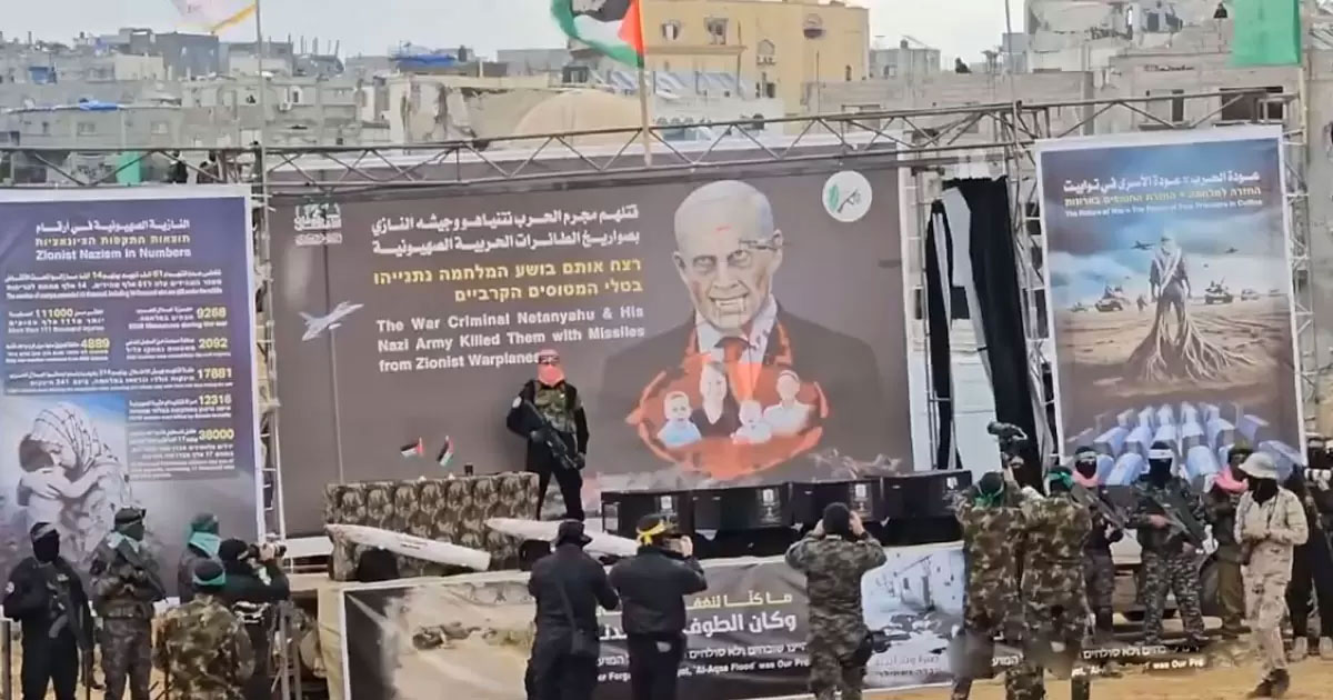 Israël: pas de libérations de Palestiniens sans l'arrêt des "cérémonies humiliantes" pour les otages