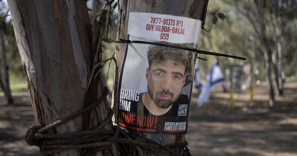 La famille d'un otage israélien annonce avoir reçu un "premier signe de vie"