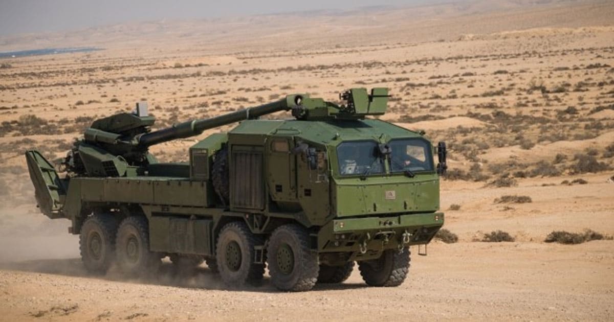 Le Maroc choisit l'artillerie israélienne Atmos 2000 après des déboires avec les canons CAESAR français