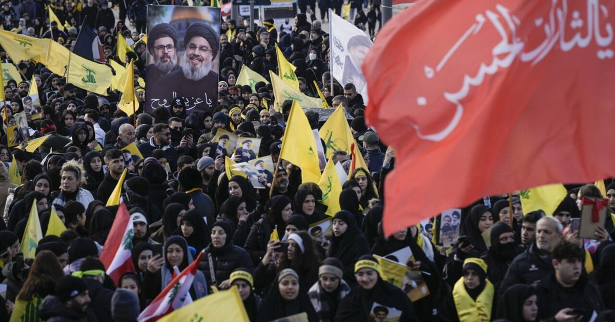 Liban: une foule immense aux funérailles du chef du Hezbollah tué par Israël 