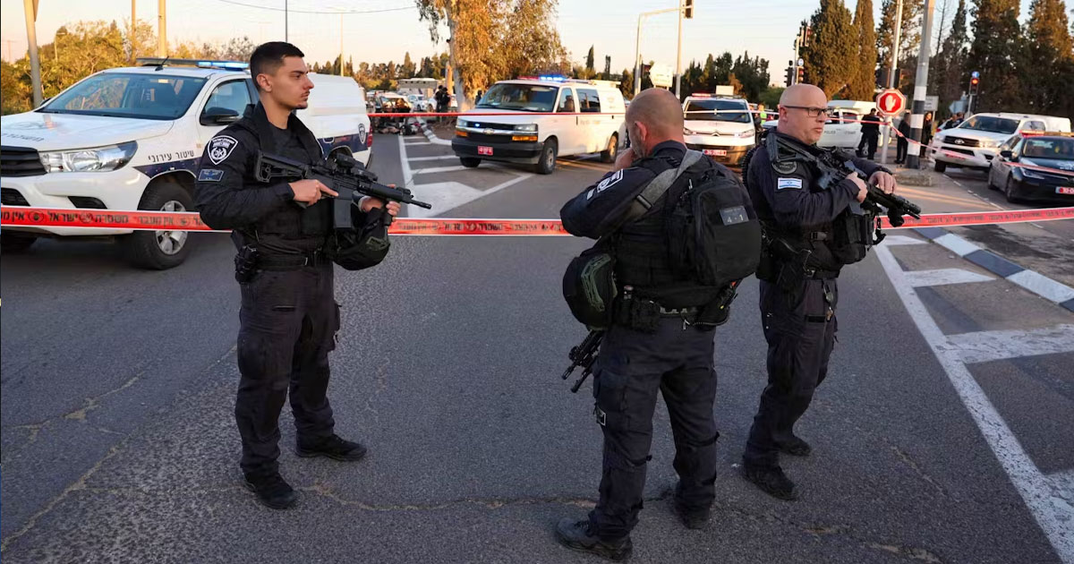 Israël: attaque au couteau à Haïfa, un mort, plusieurs blessés, l'assaillant "tué" (secours)