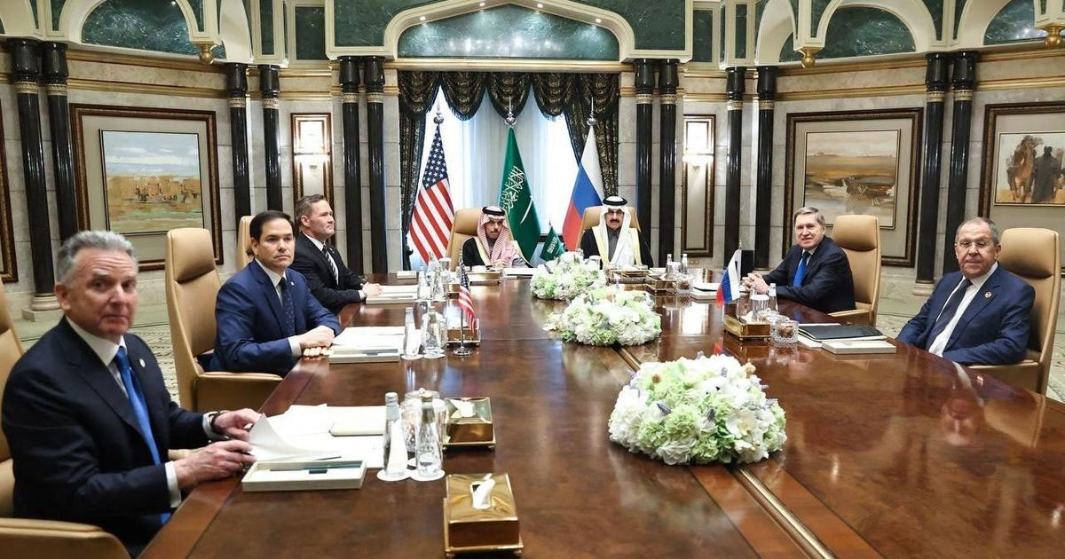 Négociations Russie - États-Unis : Vers une trêve en Ukraine ou un simple jeu diplomatique ?