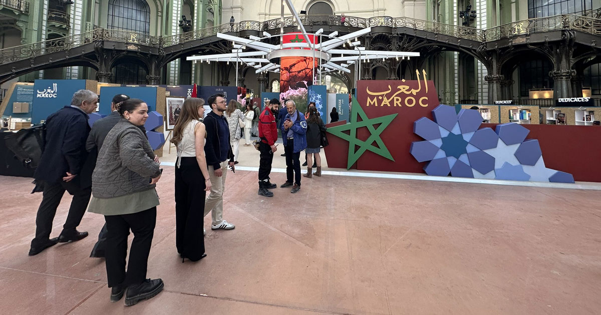 À Paris, le caftan marocain fait sensation au Festival du livre