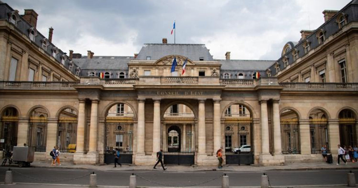 Dix associations attaquent l’État français pour les dysfonctionnements du système de titres de séjour