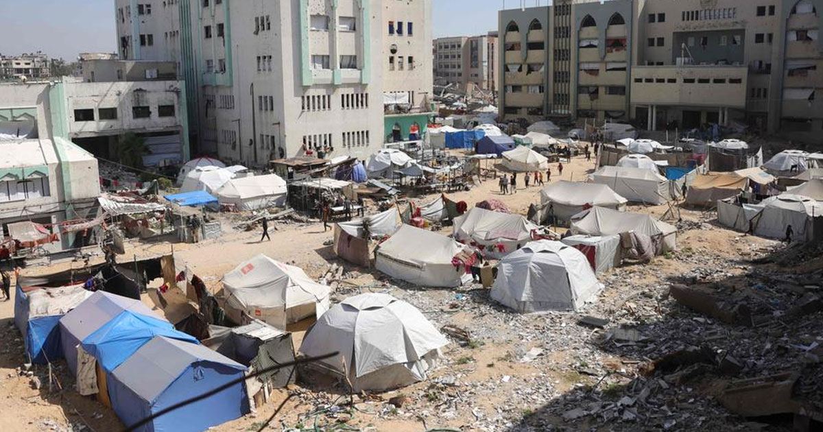 Des frappes aériennes israéliennes ont touché jeudi des tentes abritant des déplacés palestiniens dans la bande de Gaza faisant au moins 25 morts parmi lesquels des enfants, a indiqué la Défense civile locale.