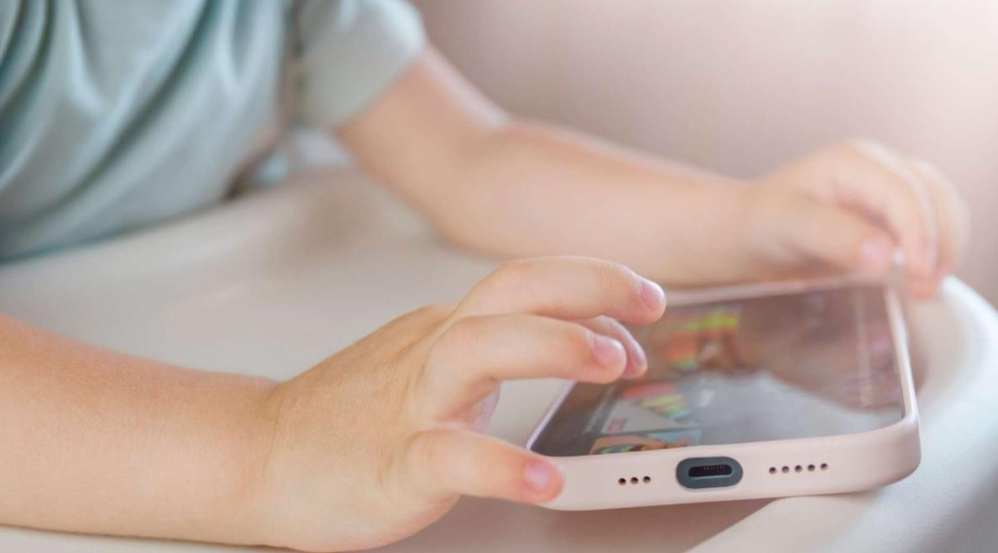 téléphones et enfants